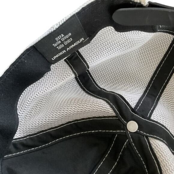 Under Armour Trucker Hat Black & Beige Mesh Snapback OSFA - Picture 2 of 7